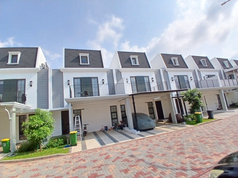 Disewakan rumah attic Maison de Wisteria di Metland Menteng, Jakarta Timur-0