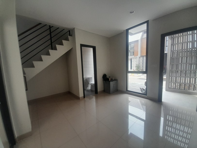 Sewa Rumah Summarecon Crown Gading-3